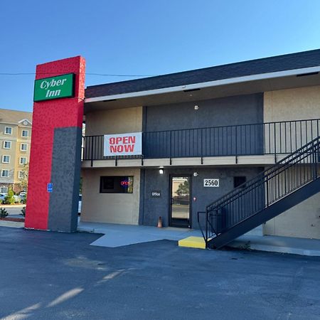 Cyber Inn Огъста Екстериор снимка